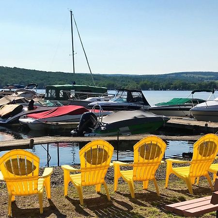 Beachcomber Inn Conesus Exteriér fotografie