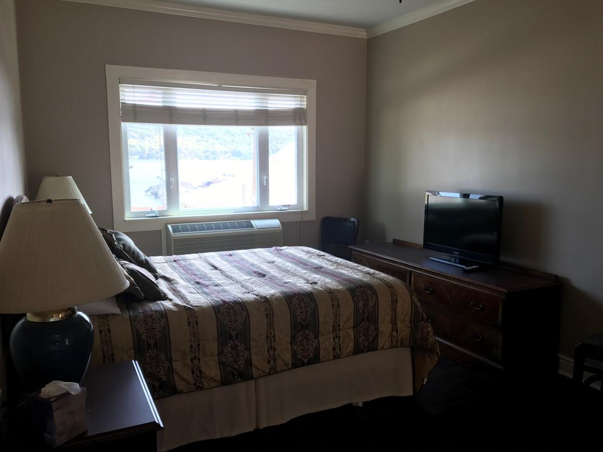Beachcomber Inn Conesus Exteriér fotografie
