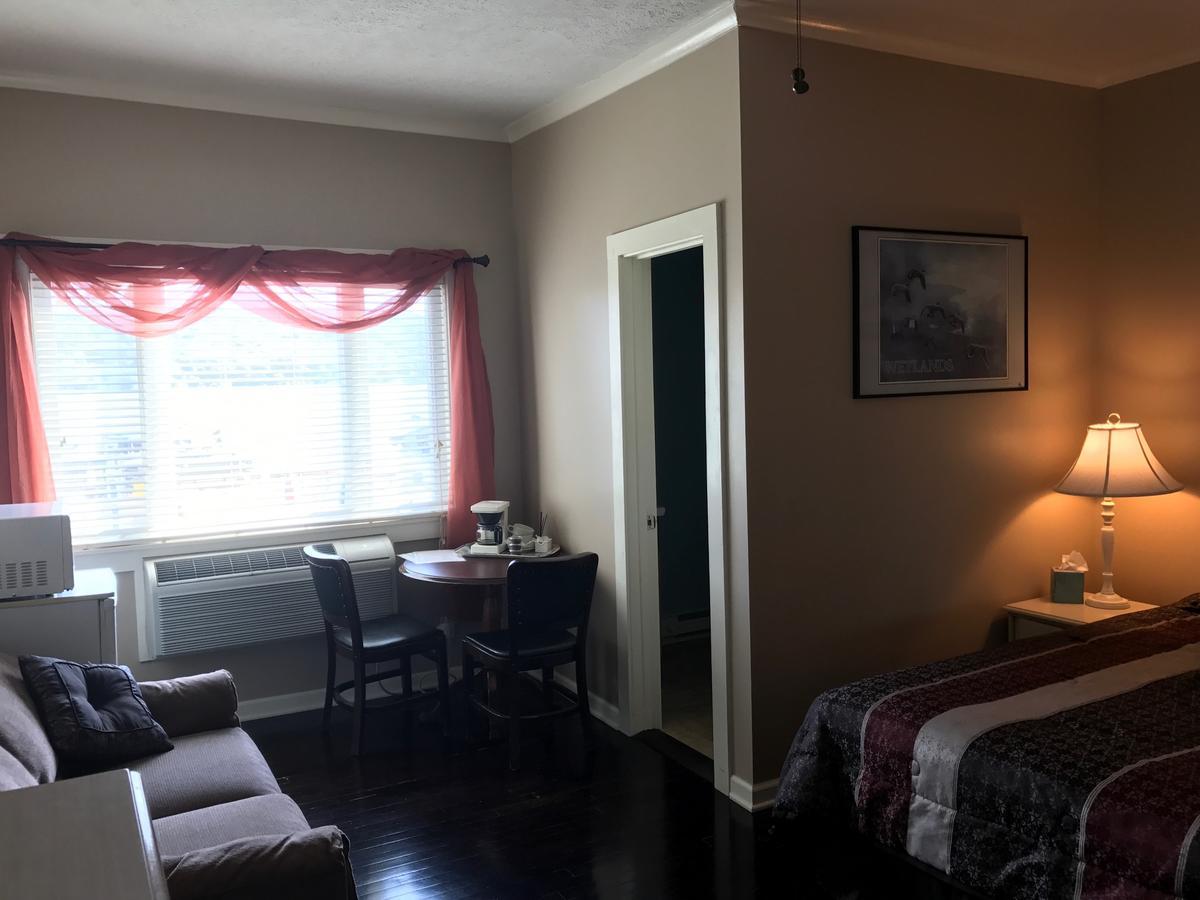 Beachcomber Inn Conesus Exteriér fotografie
