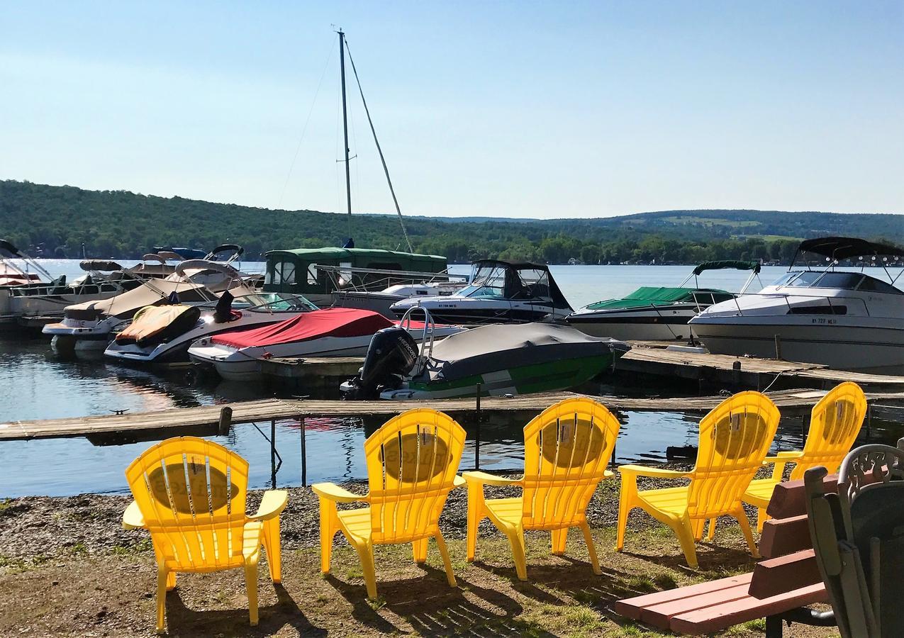 Beachcomber Inn Conesus Exteriér fotografie