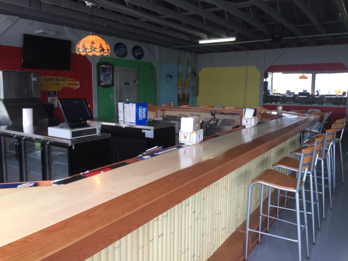Beachcomber Inn Conesus Exteriér fotografie